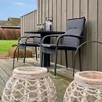 Cozy Summer House Close To The Hébergement de vacances *