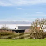 Hébergement de vacances Cozy Summer House Close To The