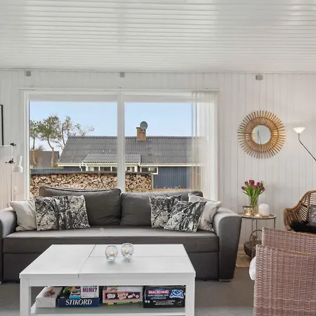 Cozy Summer House Close To The Holiday home