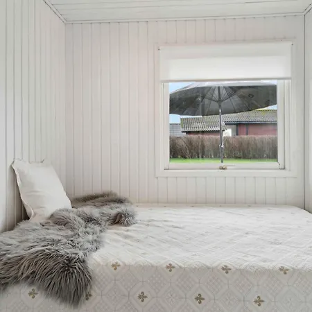 Cozy Summer House Close To The 阿森斯